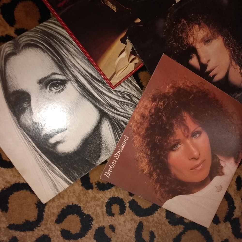 4 albums and poster Barbera Strisand